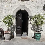 Les Deux Tours Bed & Breakfast Brignon