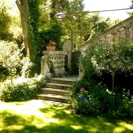 Les Deux Tours Bed & Breakfast 3*