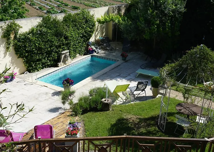 Les Deux Tours Bed and breakfast Brignon