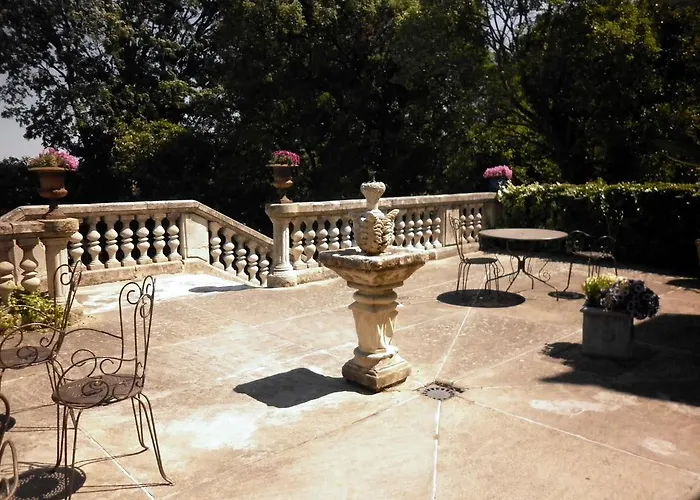 Les Deux Tours Bed and breakfast 3*