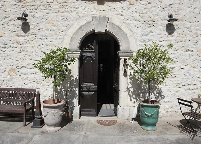 Les Deux Tours Bed and breakfast Brignon